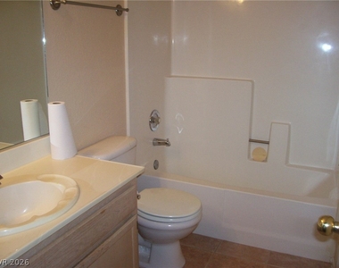 2204 Silver Pine Drive - Photo Thumbnail 7