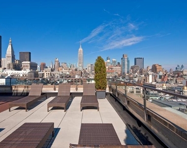 West 19th Street - Photo Thumbnail 13