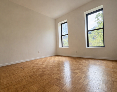 323A East 89th Street - Photo Thumbnail 1