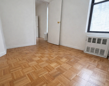323A East 89th Street - Photo Thumbnail 3