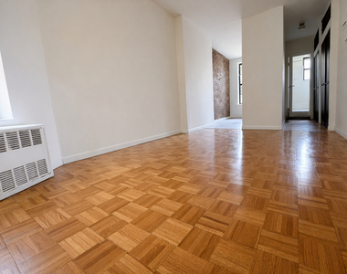 323A East 89th Street - Photo Thumbnail 4