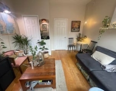 1823 Menahan Street - Photo Thumbnail 2
