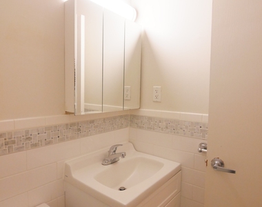 423 East 90th Street - Photo Thumbnail 5