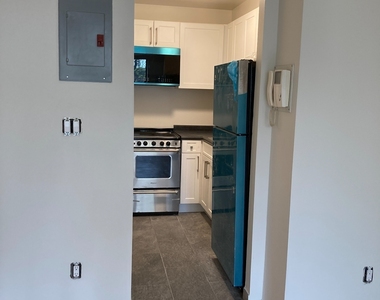 423 East 90th Street - Photo Thumbnail 1