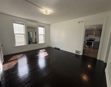 86 Conklin Ave - Photo Thumbnail 9