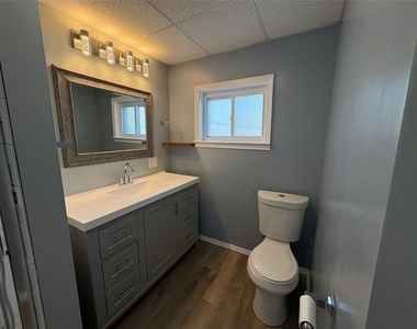 86 Conklin Ave - Photo Thumbnail 6
