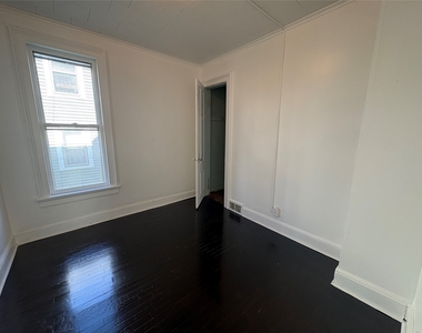 86 Conklin Ave - Photo Thumbnail 10