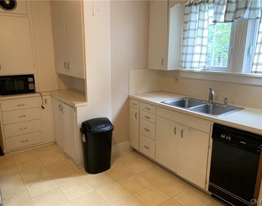 303 S 5th Street - Photo Thumbnail 8