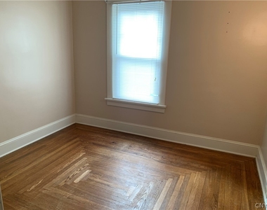 303 S 5th Street - Photo Thumbnail 16