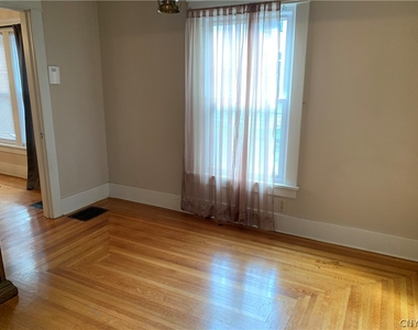 303 S 5th Street - Photo Thumbnail 10