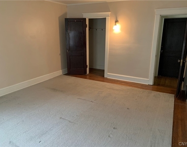 303 S 5th Street - Photo Thumbnail 12