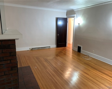303 S 5th Street - Photo Thumbnail 5