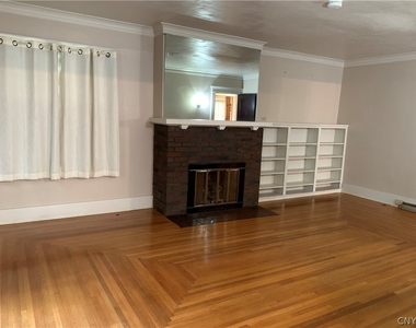 303 S 5th Street - Photo Thumbnail 3