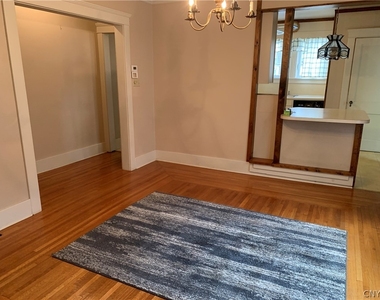 303 S 5th Street - Photo Thumbnail 2