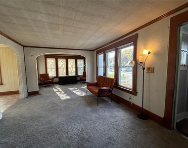 125 Windsor Road - Photo Thumbnail 6