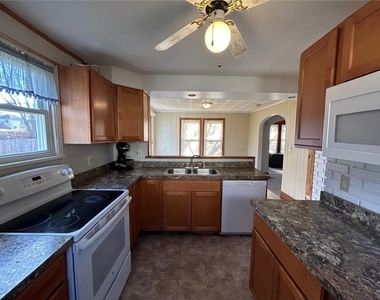 125 Windsor Road - Photo Thumbnail 15