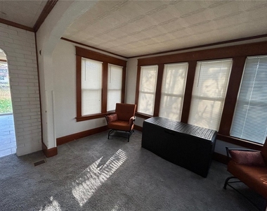 125 Windsor Road - Photo Thumbnail 3