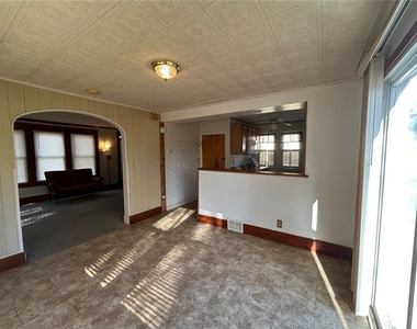 125 Windsor Road - Photo Thumbnail 18