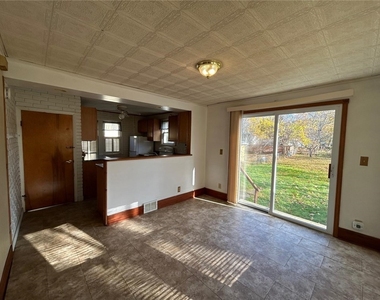 125 Windsor Road - Photo Thumbnail 17