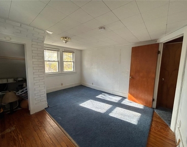 125 Windsor Road - Photo Thumbnail 21