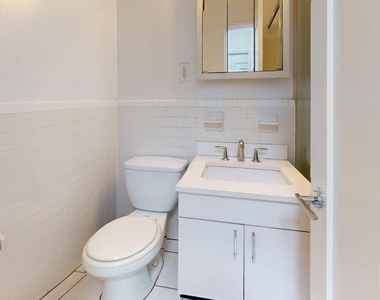 East 35th Street - Photo Thumbnail 5