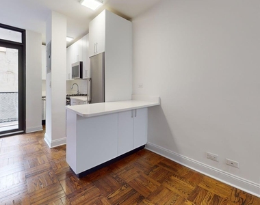 East 35th Street - Photo Thumbnail 3