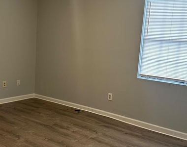1441 Springleaf Circle Se - Photo Thumbnail 9