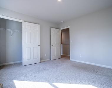 325 Park West Boulevard - Photo Thumbnail 11