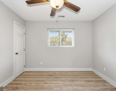 1735 Carter Circle - Photo Thumbnail 14