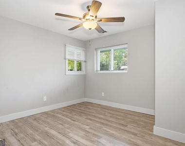 1735 Carter Circle - Photo Thumbnail 10