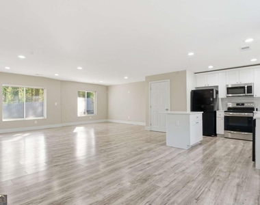 1735 Carter Circle - Photo Thumbnail 3