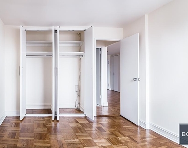 888 8th Avenue  - Photo Thumbnail 4