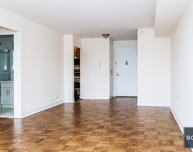 888 8th Avenue  - Photo Thumbnail 2