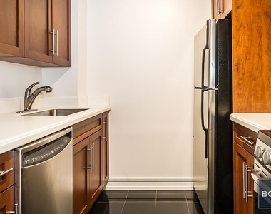 888 8th Avenue  - Photo Thumbnail 3