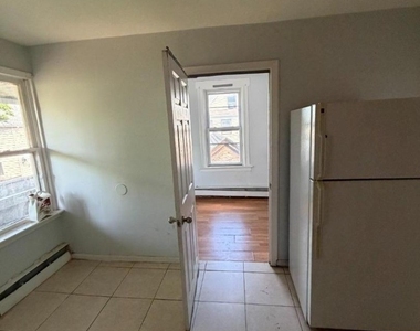 325 Stebbins Pl - Photo Thumbnail 3