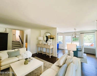 370 Macarthur Avenue - Photo Thumbnail 2