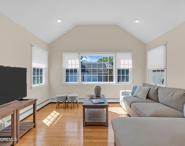 807 Prospect Avenue - Photo Thumbnail 9