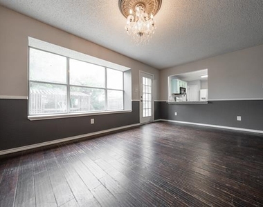 8661 Malibu Street - Photo Thumbnail 7