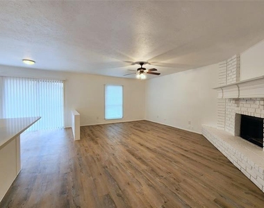 5541 Ragan Drive - Photo Thumbnail 2