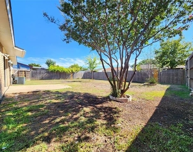 5541 Ragan Drive - Photo Thumbnail 1