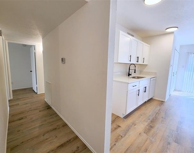 5541 Ragan Drive - Photo Thumbnail 19