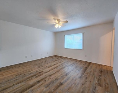 5541 Ragan Drive - Photo Thumbnail 15