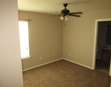 4526 Cole Drive - Photo Thumbnail 5
