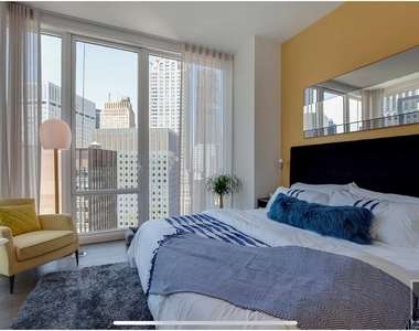 East 44th Street - Photo Thumbnail 8