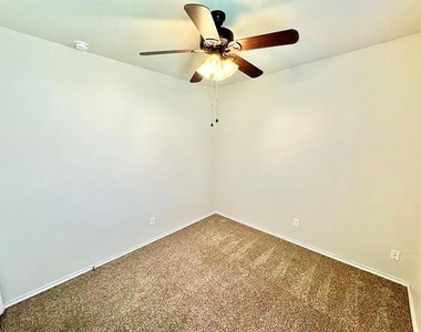 3020 Tamarack Lane - Photo Thumbnail 36