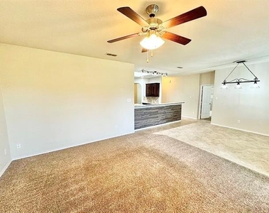 3020 Tamarack Lane - Photo Thumbnail 17