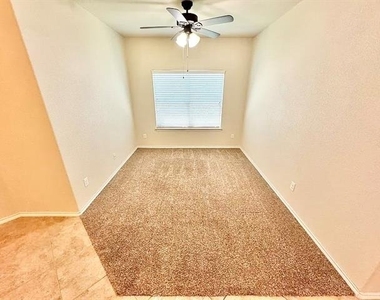 3020 Tamarack Lane - Photo Thumbnail 11