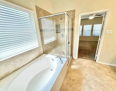3020 Tamarack Lane - Photo Thumbnail 27