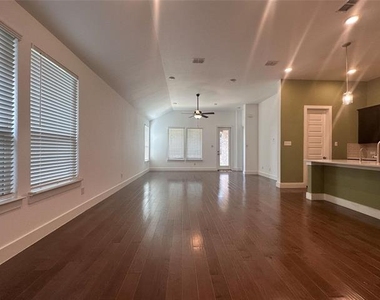 2609 Chevy Chase Drive - Photo Thumbnail 11