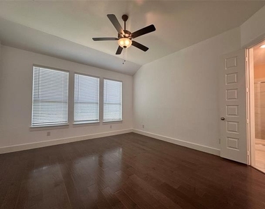 2609 Chevy Chase Drive - Photo Thumbnail 21